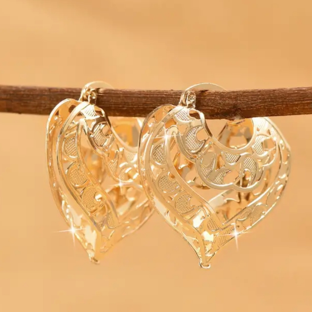 Gold Heart Filigree Hoop Earrings - Elegant Women's Jewelry - Picture 2 of 3